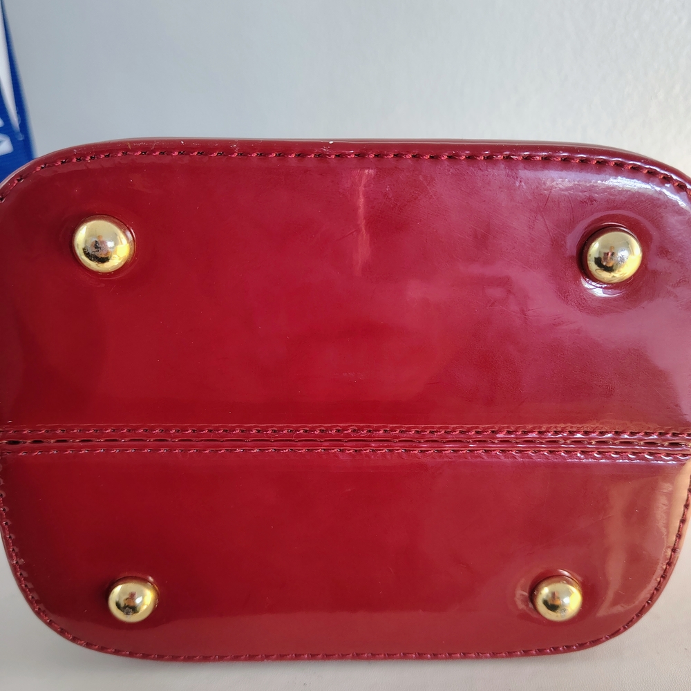 Elegant Red Box Clutch with Gold Accents - Picture 13 of 15
